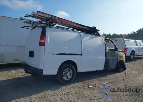 2018 Chevrolet Express 2500 Work Van z USA, uszkodzony, nr VIN 1GCWGAFP8J1308660